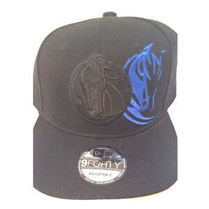 Dallas Mavericks Black Snapback Hat